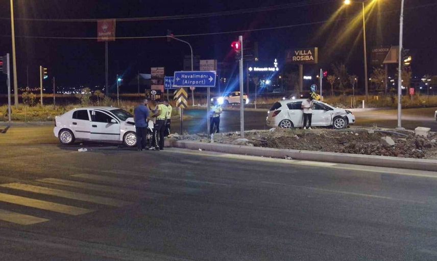 Diyarbakır'da otomobil kazasında 7 kişi yaralandı