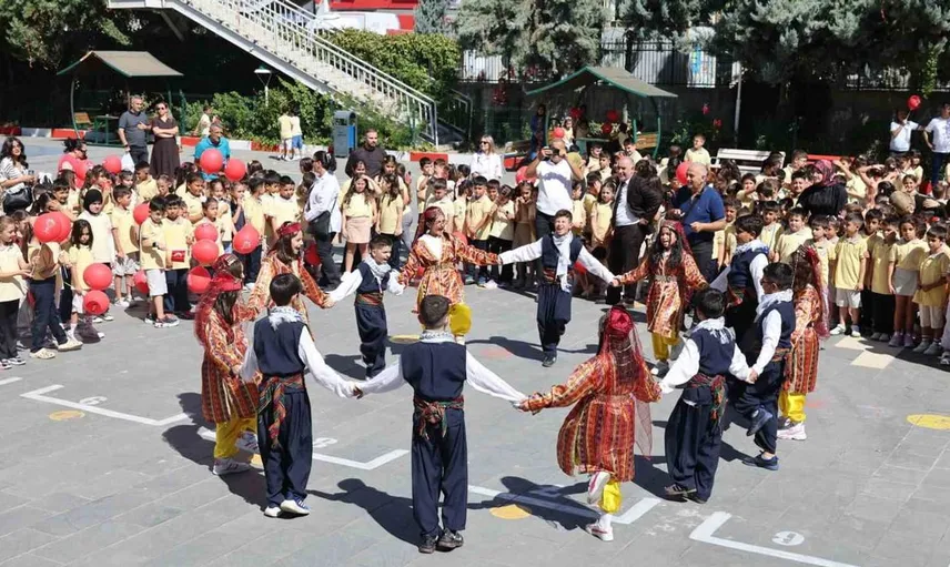 Siirt’te yeni eğitim yılı heyecanı başladı: İlköğretim Haftası kutlandı