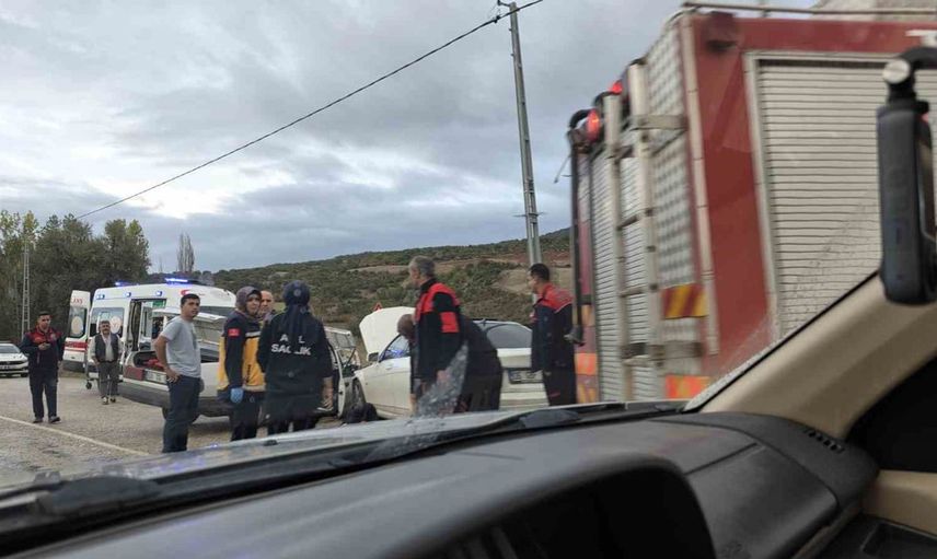Tokat'ta kafa kafaya çarpışma: 5 yaralı