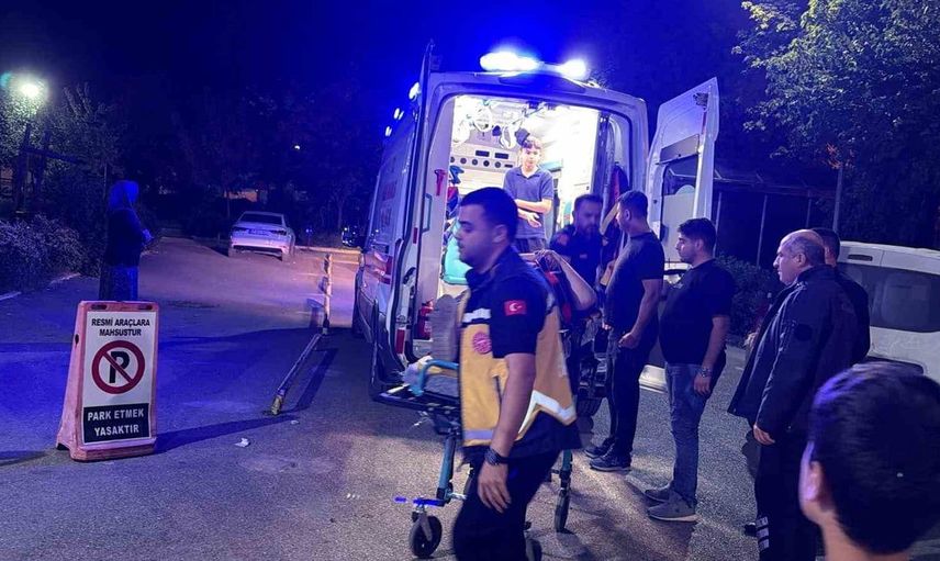Adıyaman'da otomobiller çarpıştı: 8 kişi hastaneye kaldırıldı