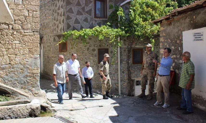 Kemaliye kaymakamı yerel halkla buluştu: Yıldızlı köyündeki ihtiyaçlar masaya yatırıldı