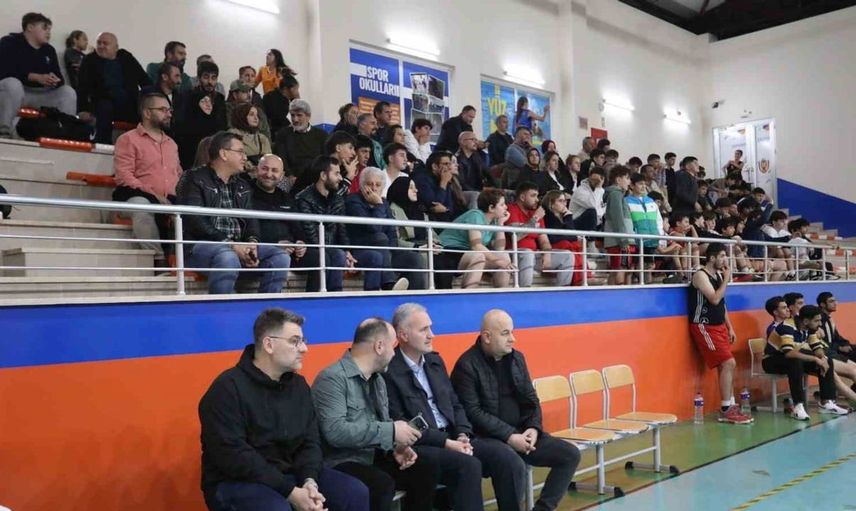 İnegöl sokak basketbolu turnuvasında şampiyonlar belli oldu