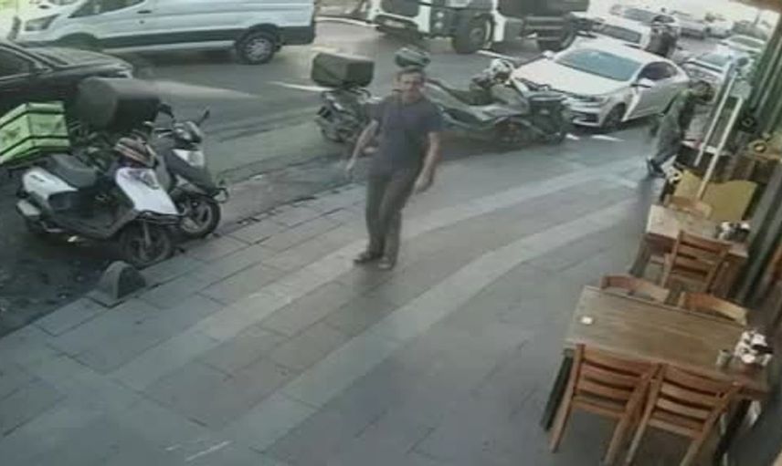 Küçükçekmece'de yürek burkan kaza: Su tankerinin altında kalan kadın hayatını kaybetti