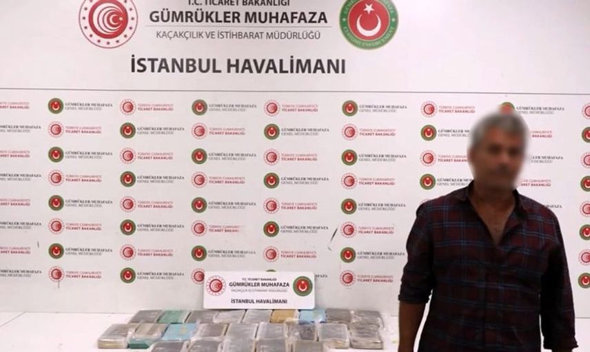 İstanbul havalimanında dev uyuşturucu operasyonu: Üç kişi yakalandı, pilot kıyafeti giyen şüpheli aranıyor