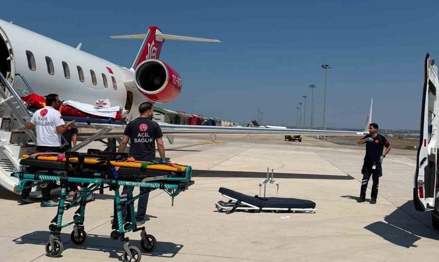 Mısır’da trafik kazası geçiren 3 Türk hava ambulansıyla Türkiye’ye getirildi