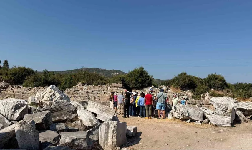 Yunan turistler 2 bin 800 yıllık kyzikos antik kentini ziyaret etti