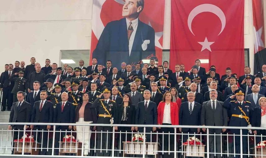 Cumhuriyet Bayramı'nda afyonkarahisar renkli görüntülere sahne oldu