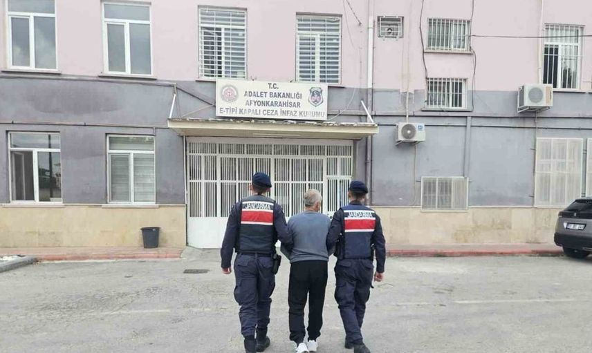 Aranan şahıs İhsaniye’de jandarma tarafından yakalandı