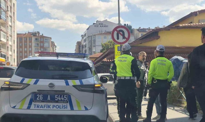 Eskişehir'de motosiklet kazası: Sürücü hastaneye kaldırıldı