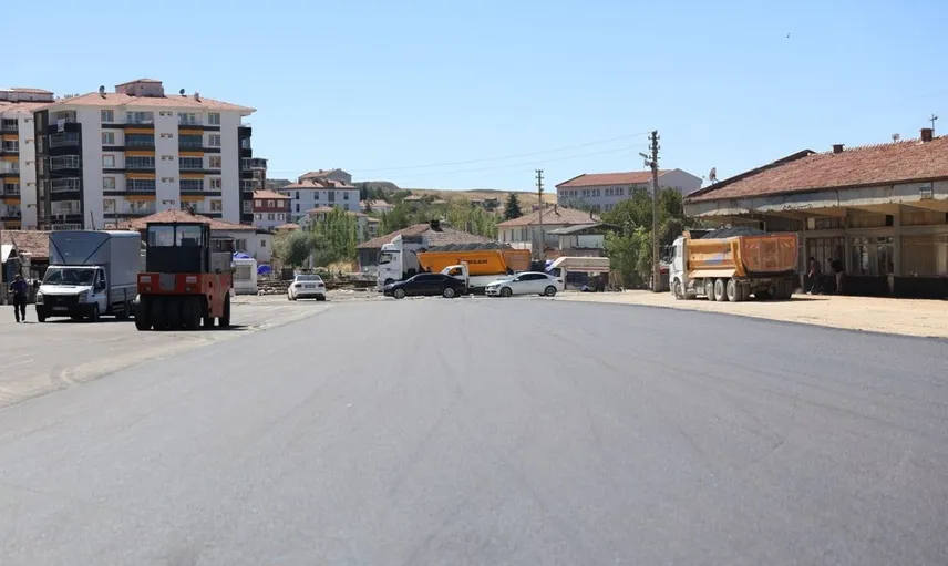 Sungurlu Eski Sanayi Sitesi modern sıcak asfaltla buluştu