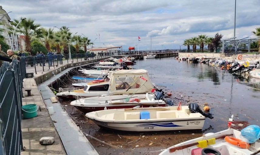 Karamürsel'de fırtına balıkçıları zor durumda bıraktı