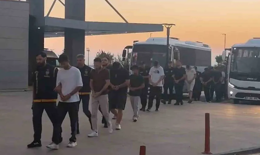 Suç örgütüne operasyon: 36 şüpheli dolandırıcılık ve tehdit iddiasıyla tutuklandı