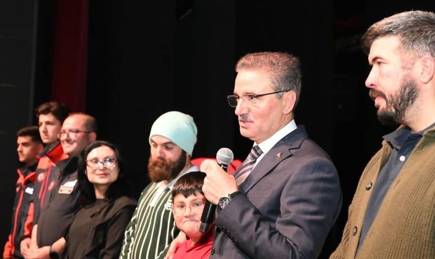 Afet farkındalığı eğitiminde tiyatro gösterisi: hayatımız sallanmasın