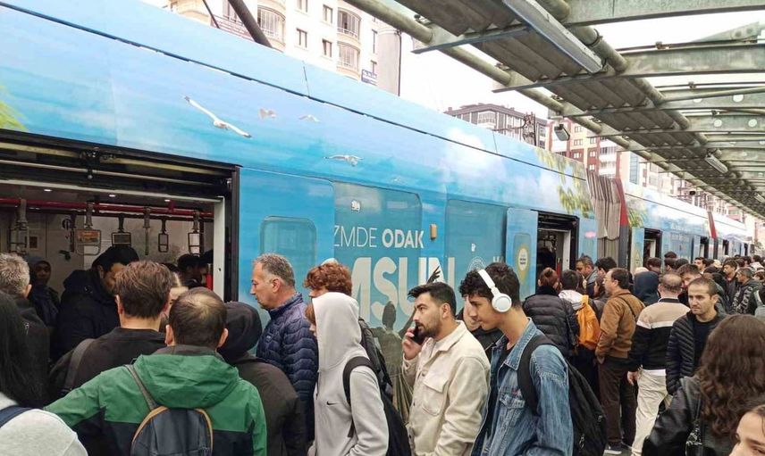 Samsun'da sabah saatlerinde tramvay seferleri yetersiz kalıyor