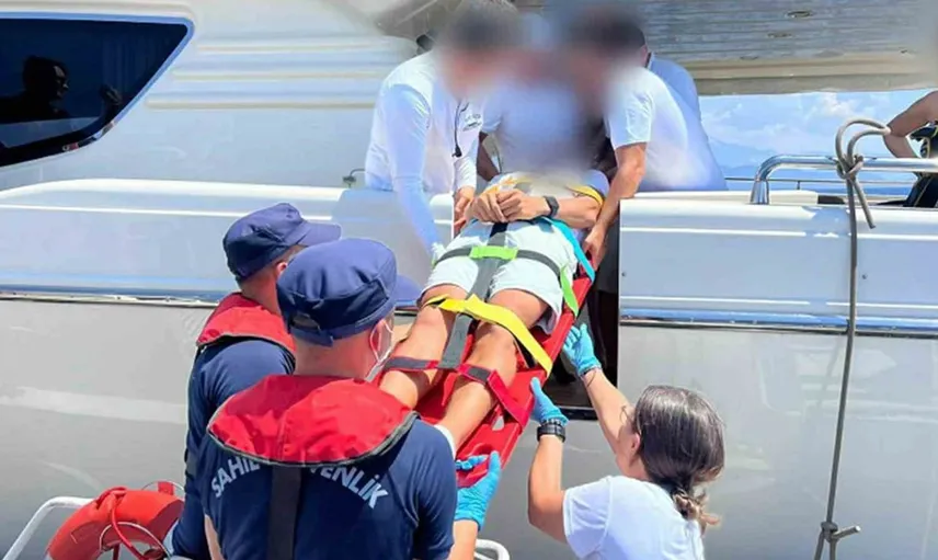Fethiye açıklarında yaralanan vatandaşa hızlı tıbbi müdahale