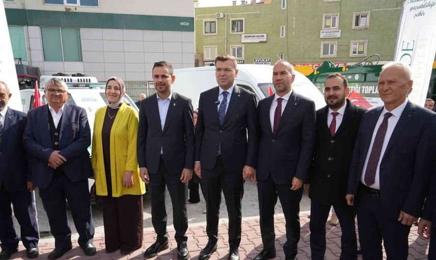 Niğde Belediyesi, 20 yeni aracı hizmete sokarak filosunu genişletti