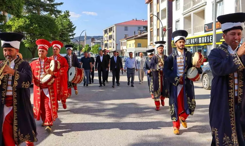 Refahiye'de bal festivali coşkusu: Kültür ve lezzet buluşması