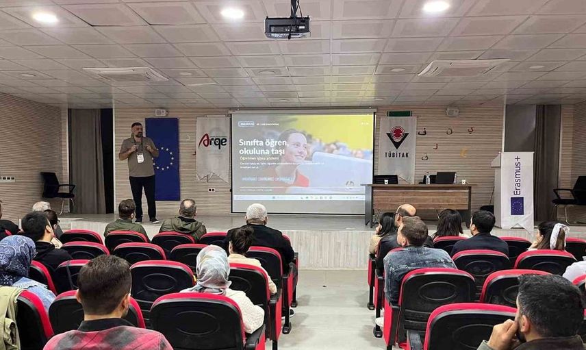 Dicle'de öğretmenlere teknoloji odaklı eğitim programı sunuldu