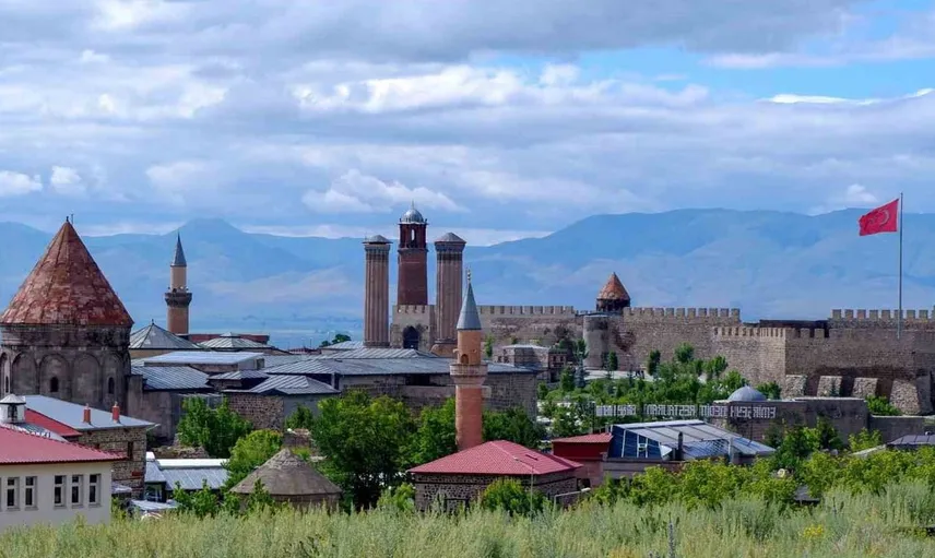 Erzurum'un nüfusu, herkes memleketine dönse Türkiye’nin 8. en kalabalık ili olurdu