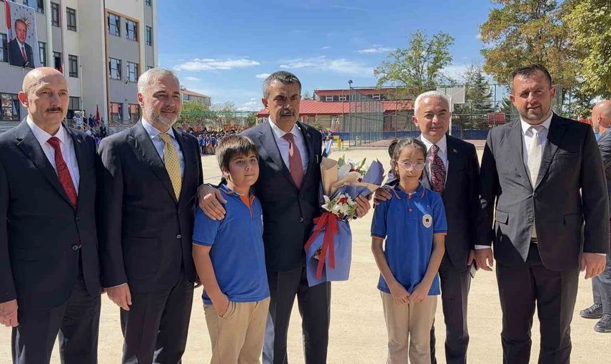 Kırklareli'nde öğrencilerle buluşan bakan tekın, öğretmenlerin taleplerini dinledi