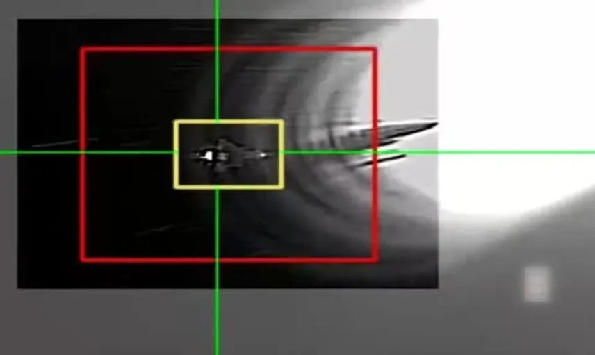 Husiler, Suudi Arabistan'a ait savaş uçağını hedef aldıklarını gösteren görüntüleri paylaştı