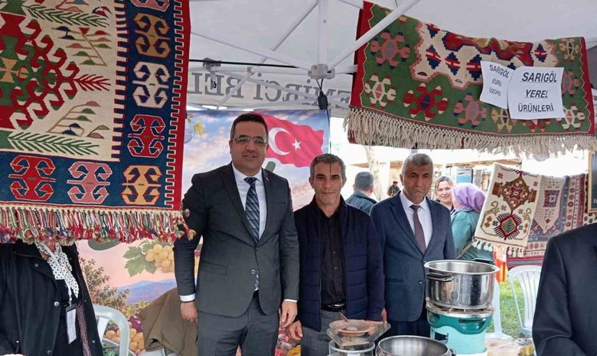 Sarıgöl pekmezi ve el sanatları İzmir'de sergilendi