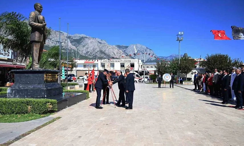 Kemer'de 30 Ağustos Zafer Bayramı coşkuyla kutlandı