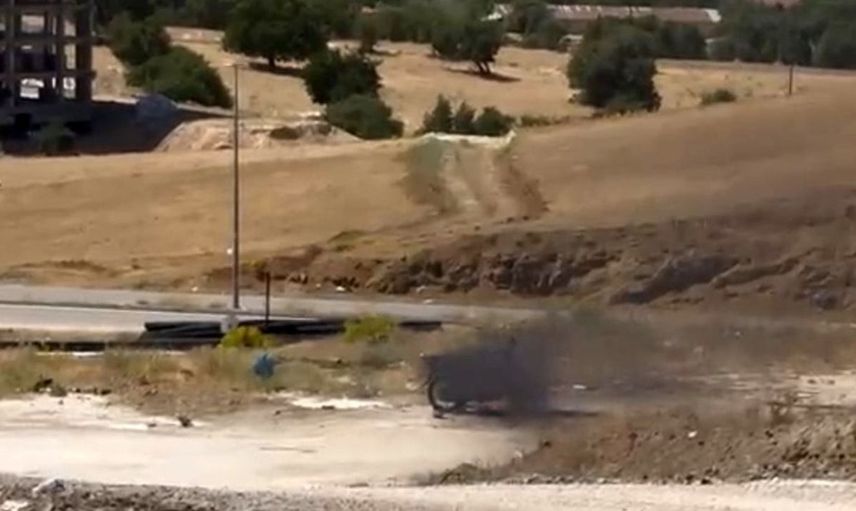 Elazığ'da boş alandaki motosiklet alev alev yandı