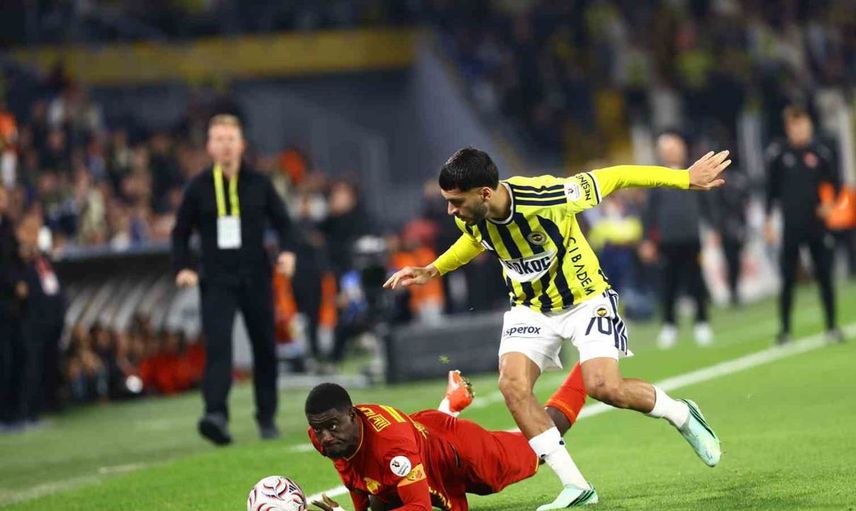 Fenerbahçe ve Göztepe, Trendyol Süper Lig'de puan mücadelesi veriyor