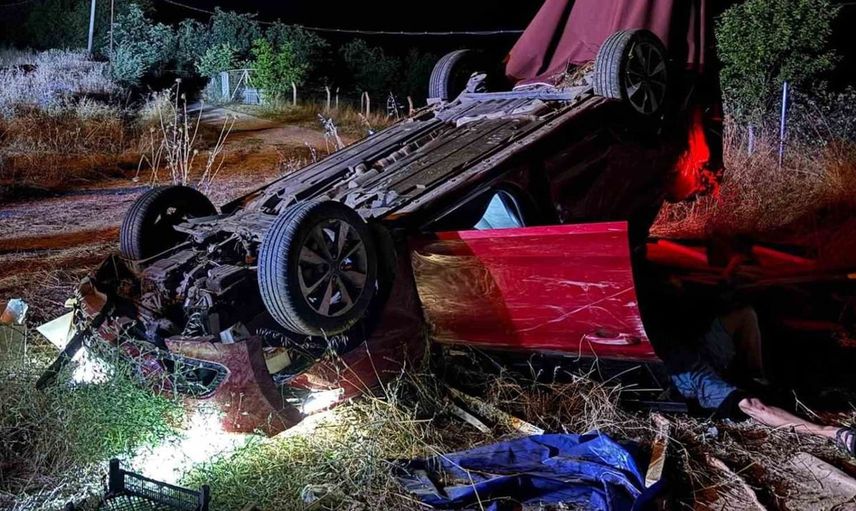 İnegöl'de otomobil şarampole yuvarlandı: 3 yaralı