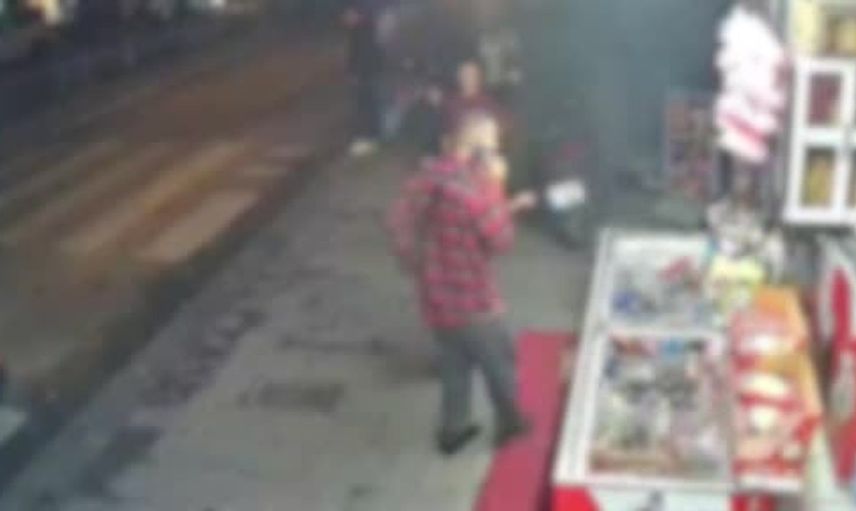 Gaziosmanpaşa’da taciz iddiası sonrası yaşanan darp olayı güvenlik kameralarına yansıdı