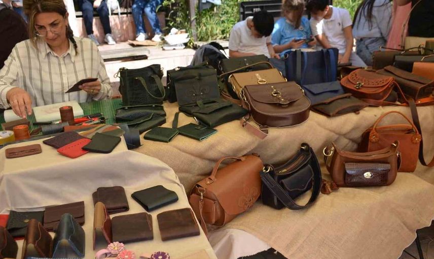 Bilecik'te Selçuklu ve Osmanlı teknikleriyle el yapımı çantalar
