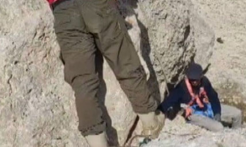 Kayalıklarda mahsur kalan 9 keçi 5 gün sonra kurtarıldı