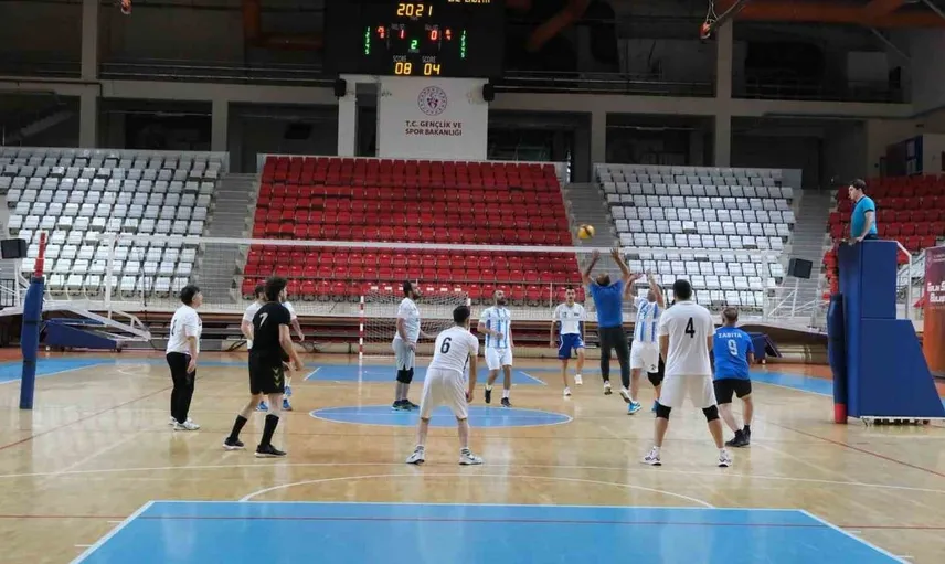Erzincan'da voleybol heyecanı: Kamu spor oyunları başlamışken