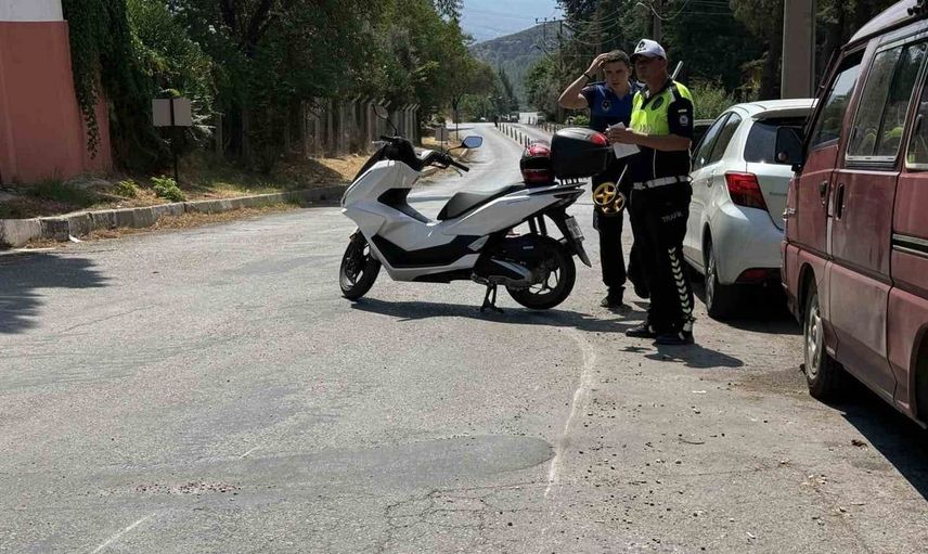 Menteşe'de motosiklet kazası: Küçük kız çocuğu yaralandı