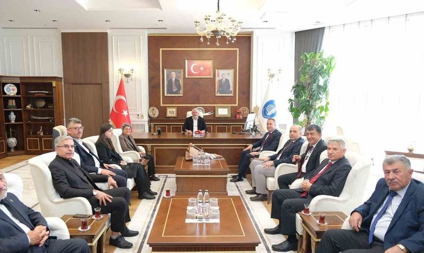 Çorum'da muhtarlar günü kutlaması: Başkan Aşgın iş birliğinin önemine dikkat çekti