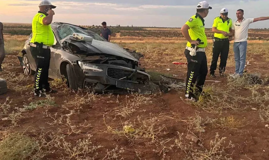 Şanlıurfa'da devrilen otomobilde 9 aile bireyi yaralandı