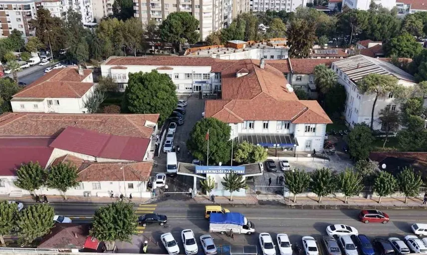 Adnan Menderes Üniversitesi Diş Hekimliği Fakültesi, 2025 yılında mezuniyet sevincini yaşadı