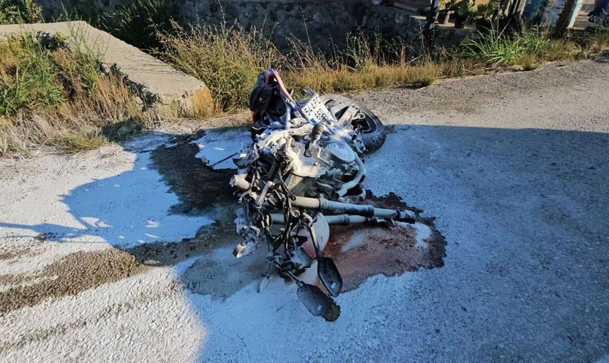 Sapanca'da otomobil ile motosiklet çarpıştı: 2 yaralı