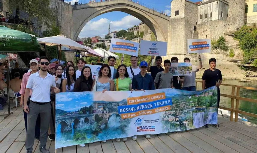 Sultangazi'den başarılı öğrencilere Bosna Hersek ödülü