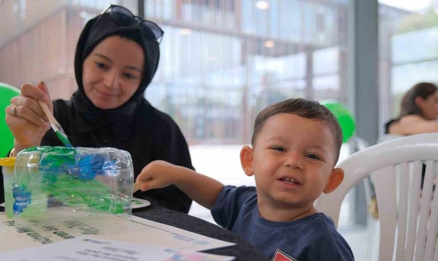 Çocuklar ve anneler geri dönüşümle buluştu: Atıktan saksıya etkinliği