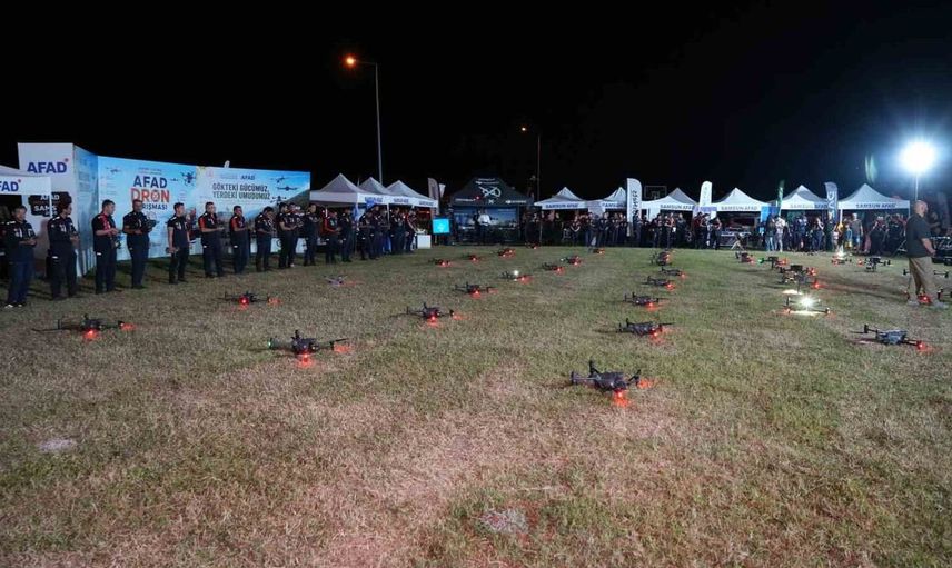 Samsun’da dronlarla görsel şölen: AFAD yarışmasında hava gösterisi yapıldı