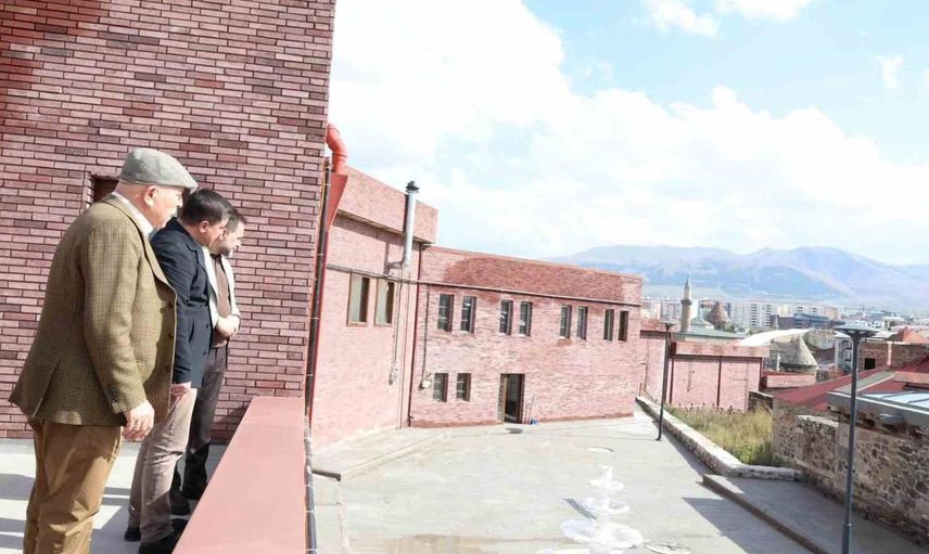 Erzurum'da başkanlardan sosyal tesis incelemesi ve mahalle ziyaretleri