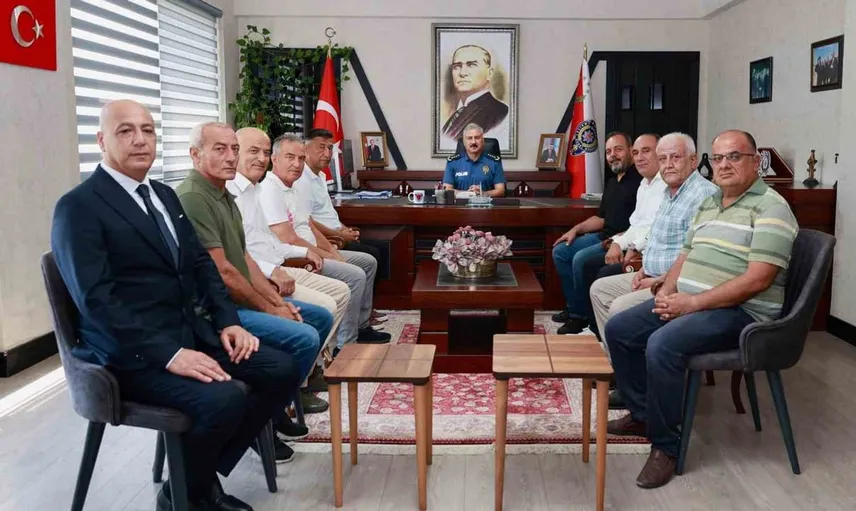 Emekli polislere veda eden Mersin Emniyet Müdürü Fahri Aktaş, şehit ailesini de unutmadı