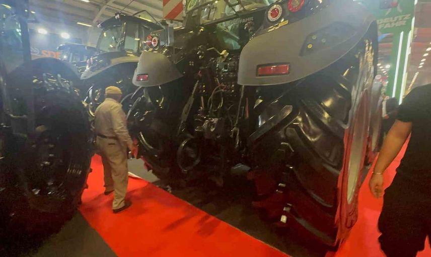 Fırsatlarla dolu fuarda 13 milyonluk traktör çiftçilerin ilgisini çekti