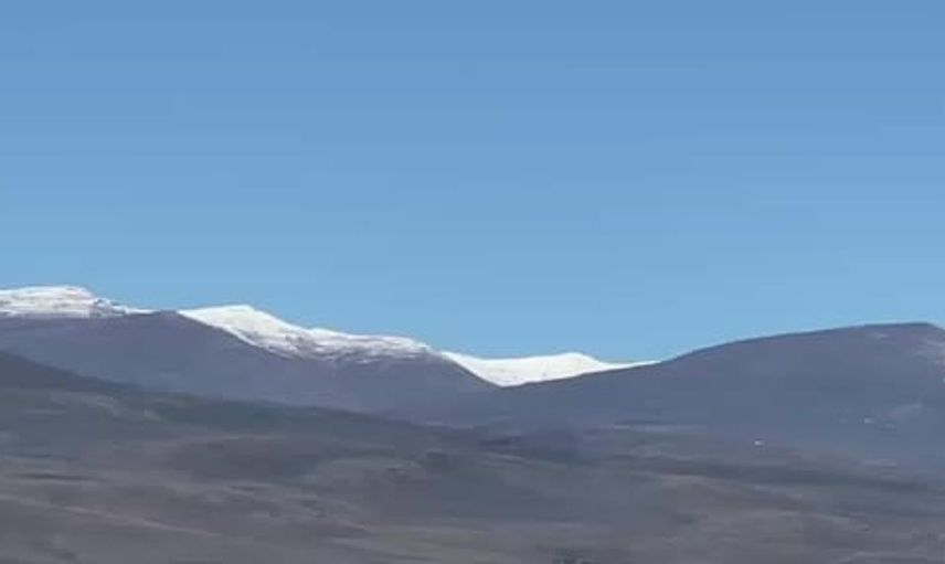Kars'ın yüksek kesimleri kışa hazırlanıyor: Mevsimin ilk karı yağdı