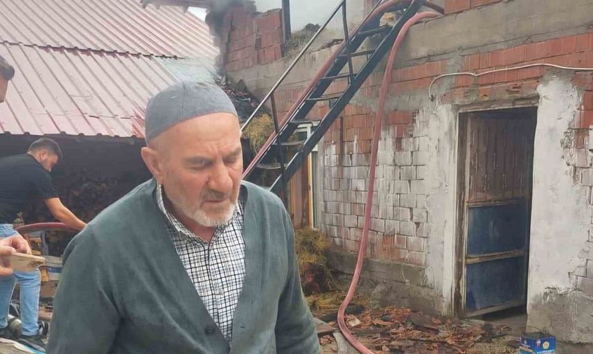 Vezirköprü'de samanlık yangını panik yarattı