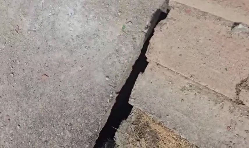 Karacabey'deki yarım kalan bina mahallelinin endişelerini artırıyor