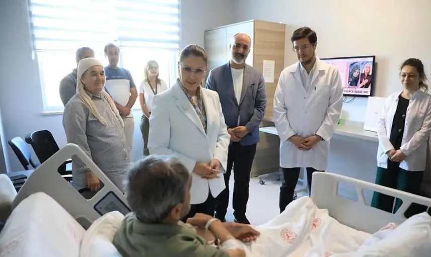 Vali Arslan hastanede Kıbrıs Gazisi Ali Soyöz’ü ziyaret etti