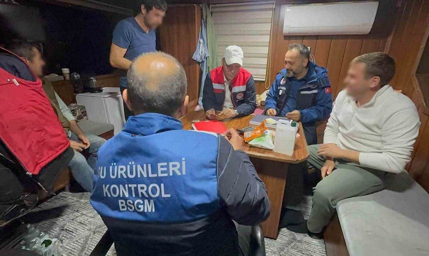 Balıkesir'de balıkçılara yönelik gece denetimleri hız kazandı